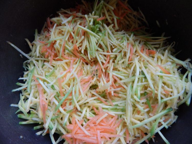 胡萝卜鸡蛋杂粮面饼步骤5