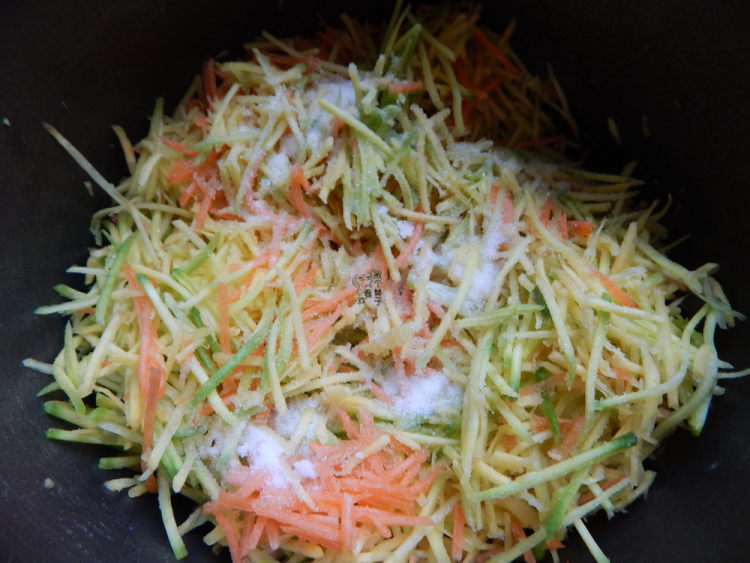 胡萝卜鸡蛋杂粮面饼步骤6