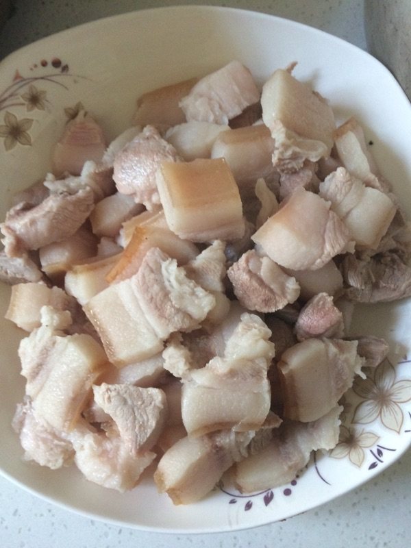 五花肉烧鸡蛋步骤2