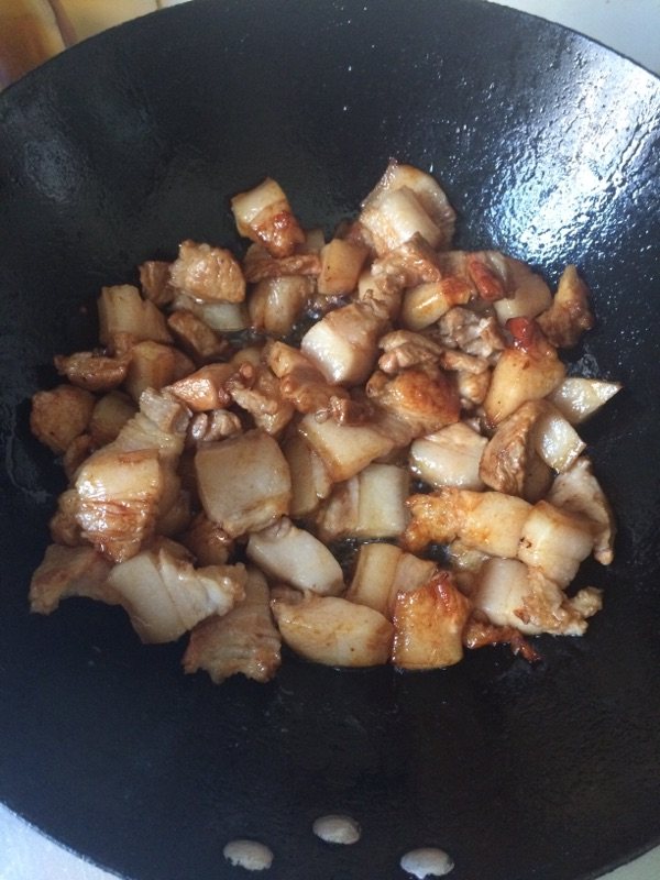 五花肉烧鸡蛋步骤3