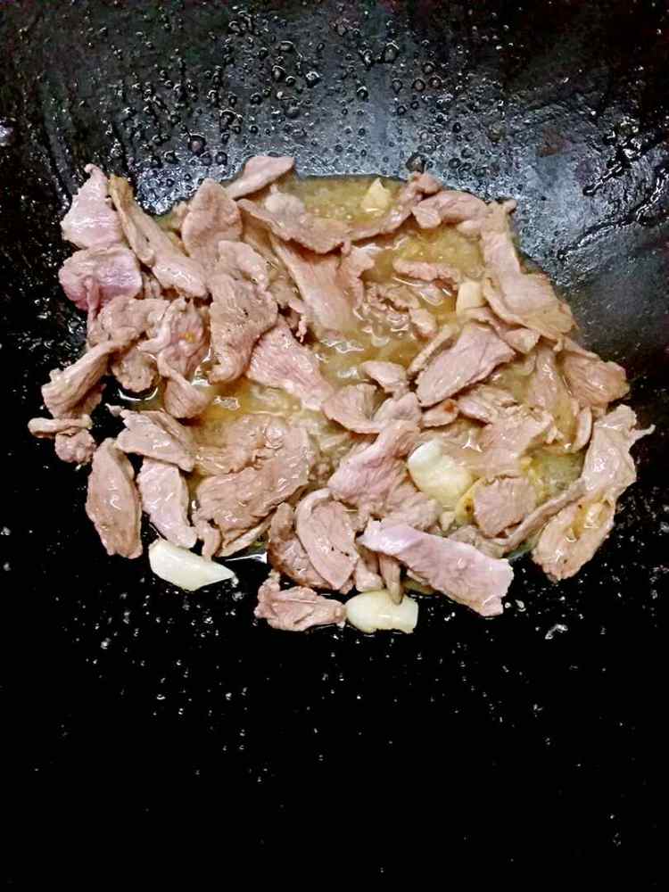 鲜菇炒鸭肉步骤4