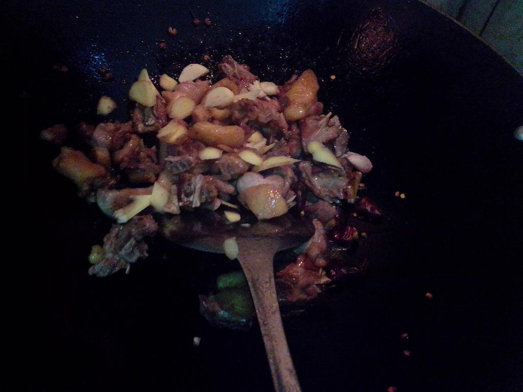 酸菜炖鸭肉步骤6