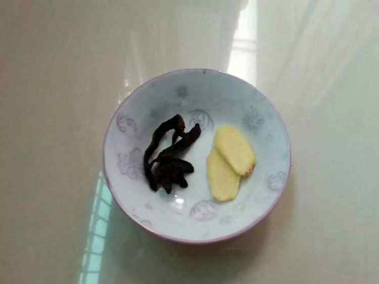 莲藕陈皮鸭汤步骤2
