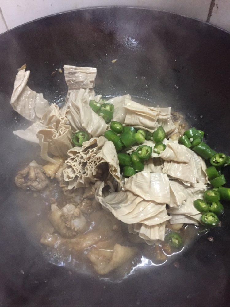 腐竹焖鸭肉步骤8