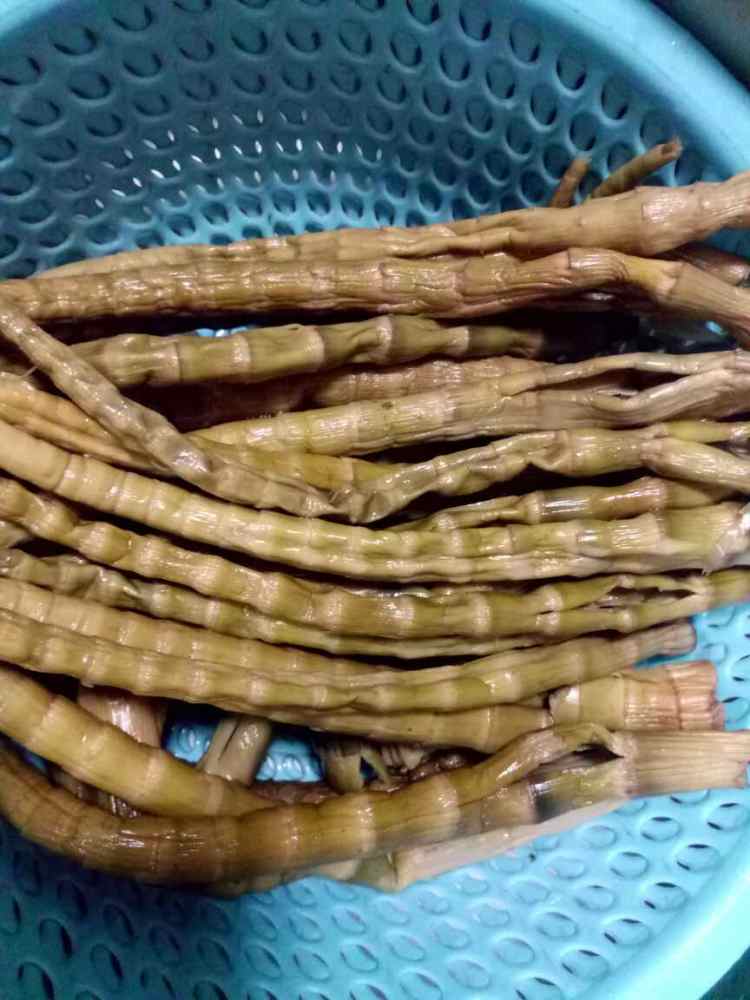 烟笋烧鸭步骤1