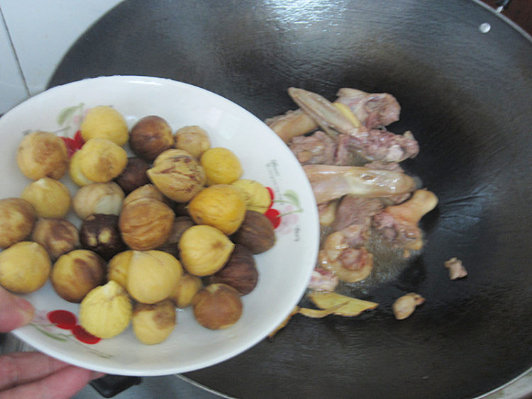 板栗炖鸭肉步骤9