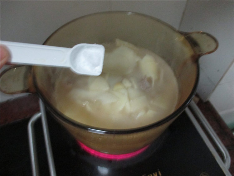 竹笋煲鸭汤步骤9