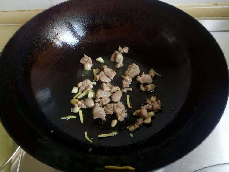土豆鸭肉步骤2