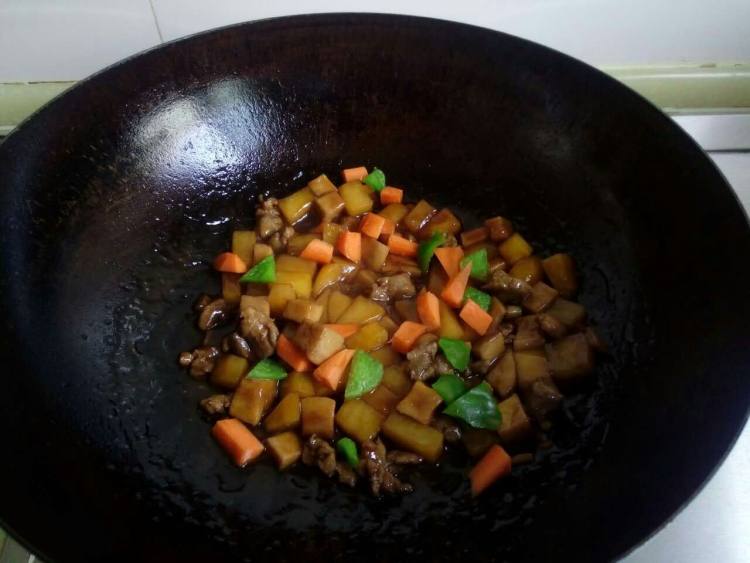 土豆鸭肉步骤8