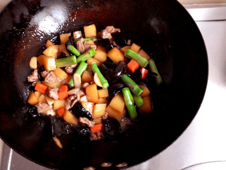 土豆鸭丁步骤8