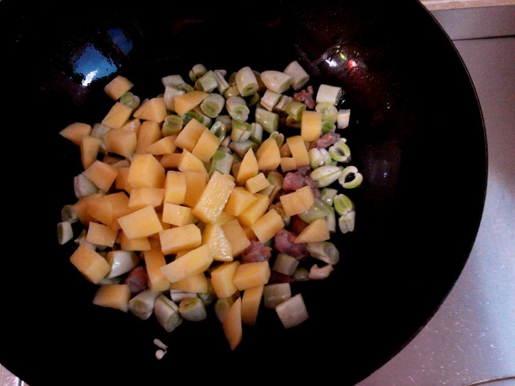 双豆鲍菇鸭丁步骤5