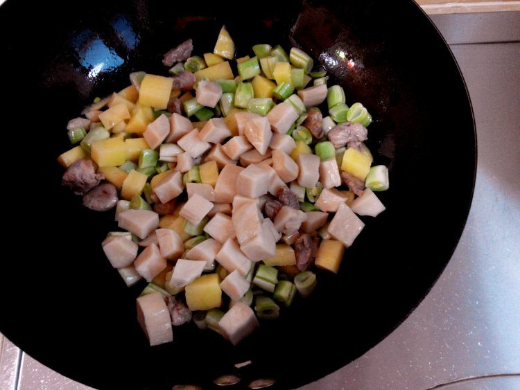 双豆鲍菇鸭丁步骤6