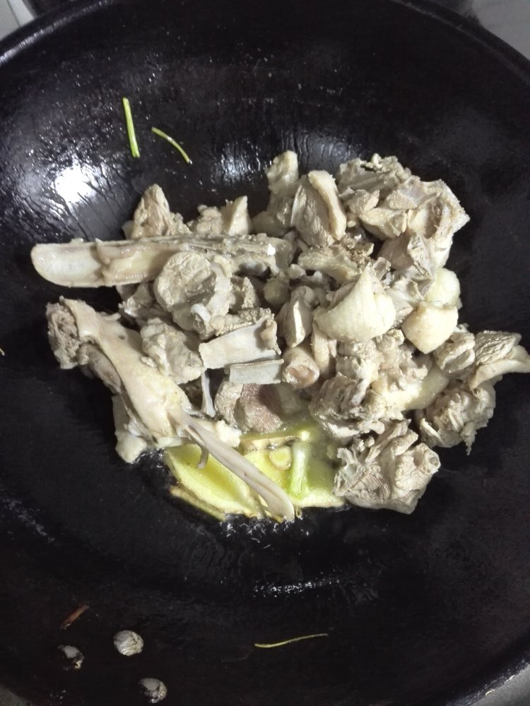 奇味焖鸭步骤6