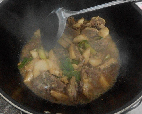 杏鲍菇焖鸭肉步骤5