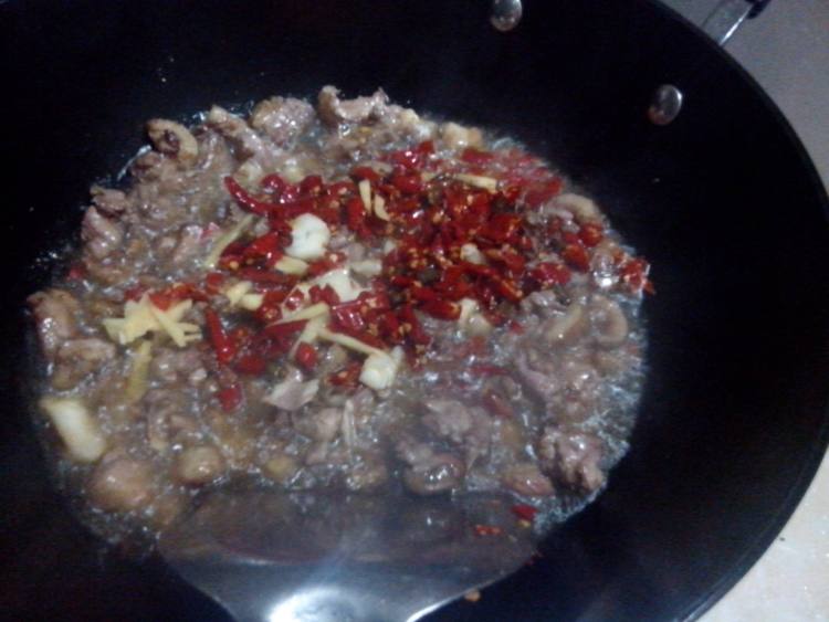 莴笋炒鸭肉步骤4