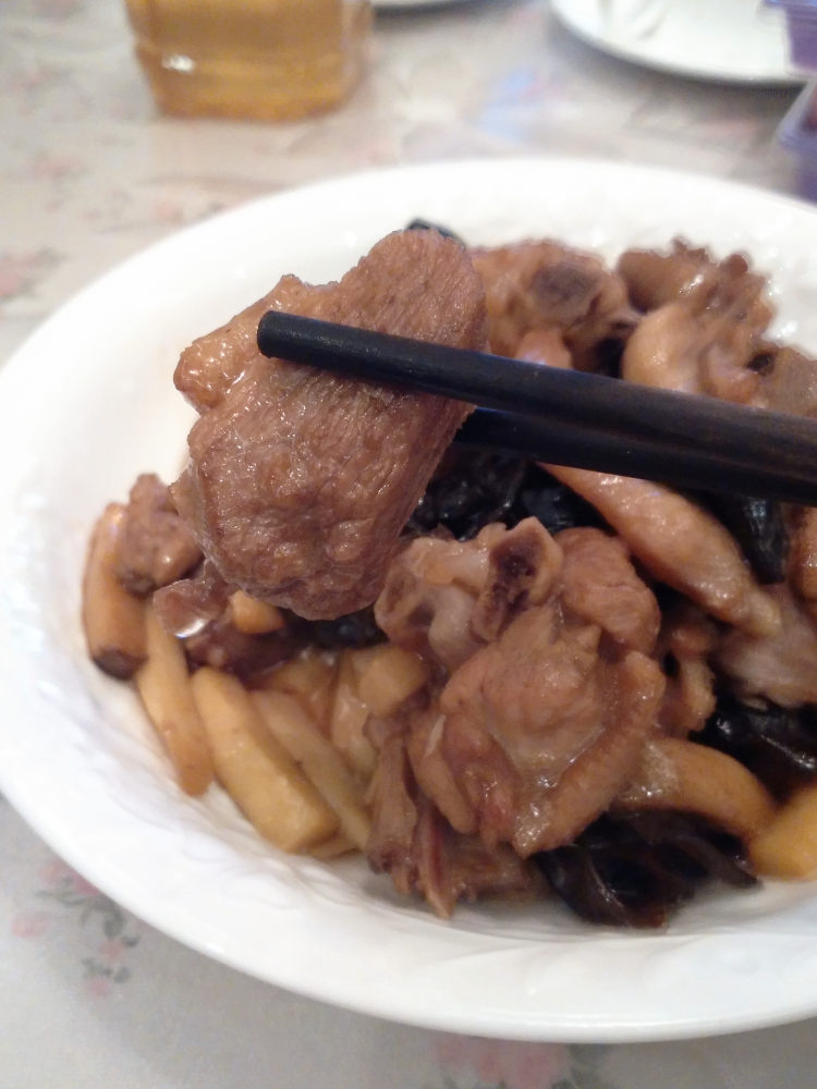 杏鲍菇云耳焖鸭肉步骤11