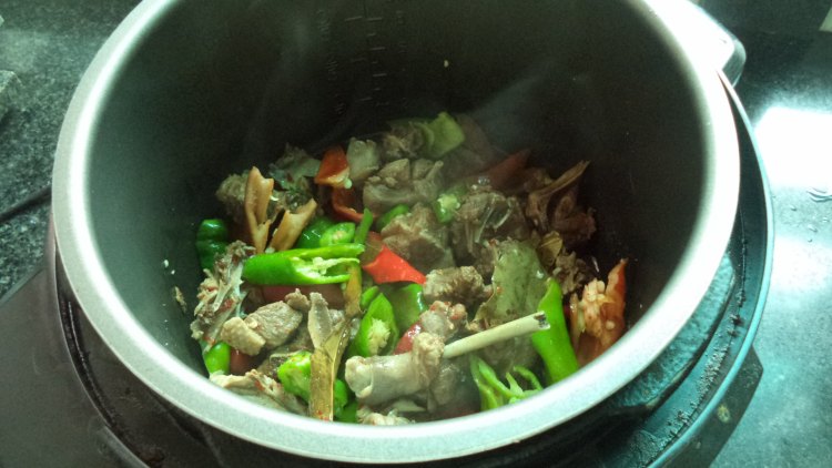 电饭锅焖鸭步骤12