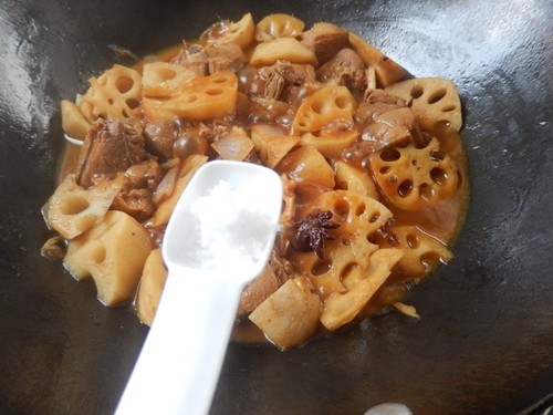 莲藕烧鸭肉步骤11