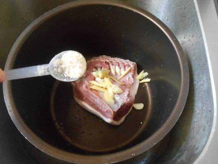 酱汁鸭肉步骤3
