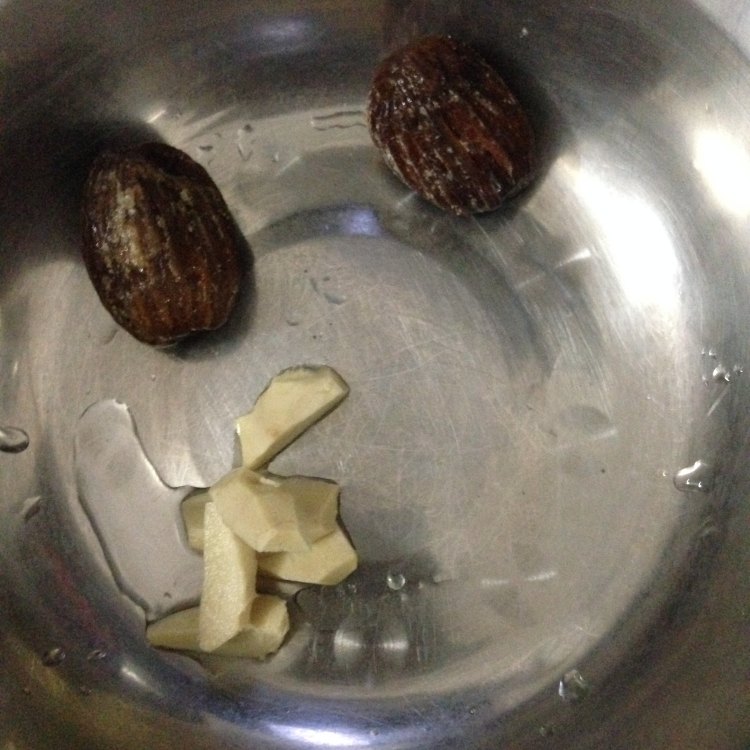 眉豆薏米水鸭汤步骤3
