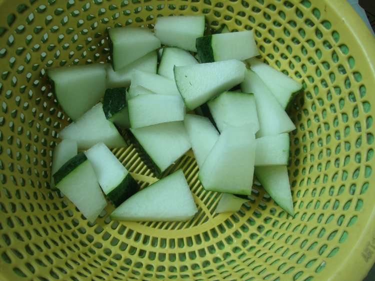 冬瓜薏米鸭汤步骤2