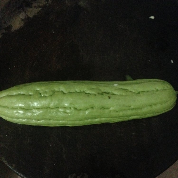 凉瓜焖水鸭步骤1
