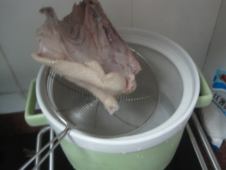 薏米莲子煲鸭汤步骤3