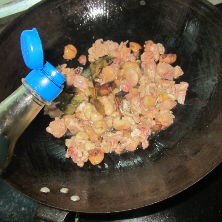 青椒卤豆腐干烧鸭步骤6