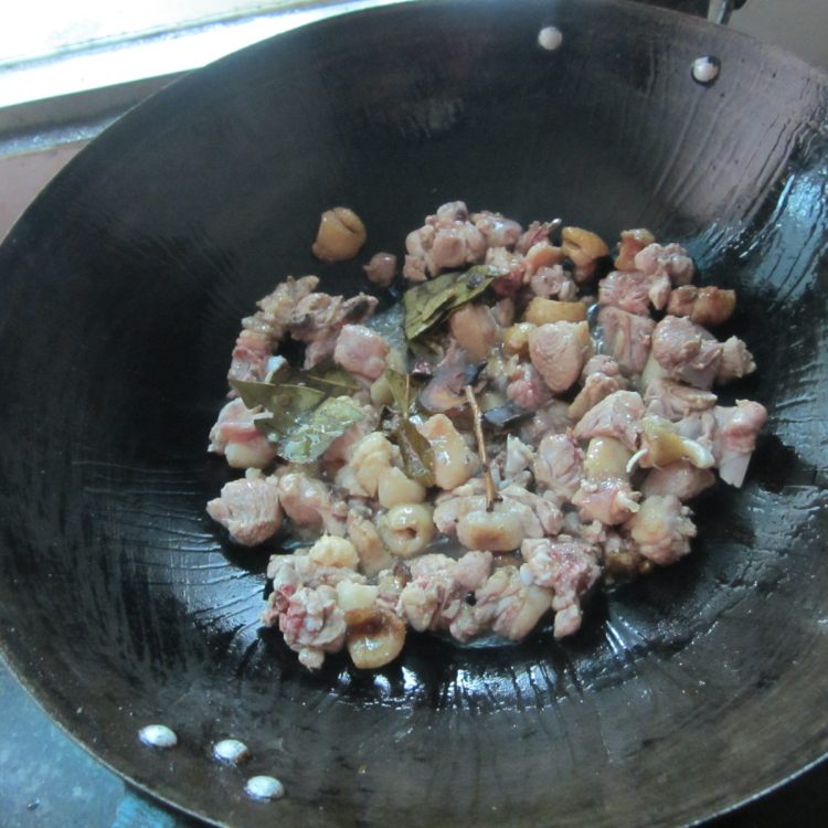 青椒卤豆腐干烧鸭步骤5