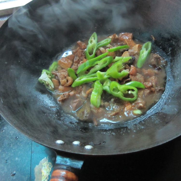 青椒卤豆腐干烧鸭步骤13