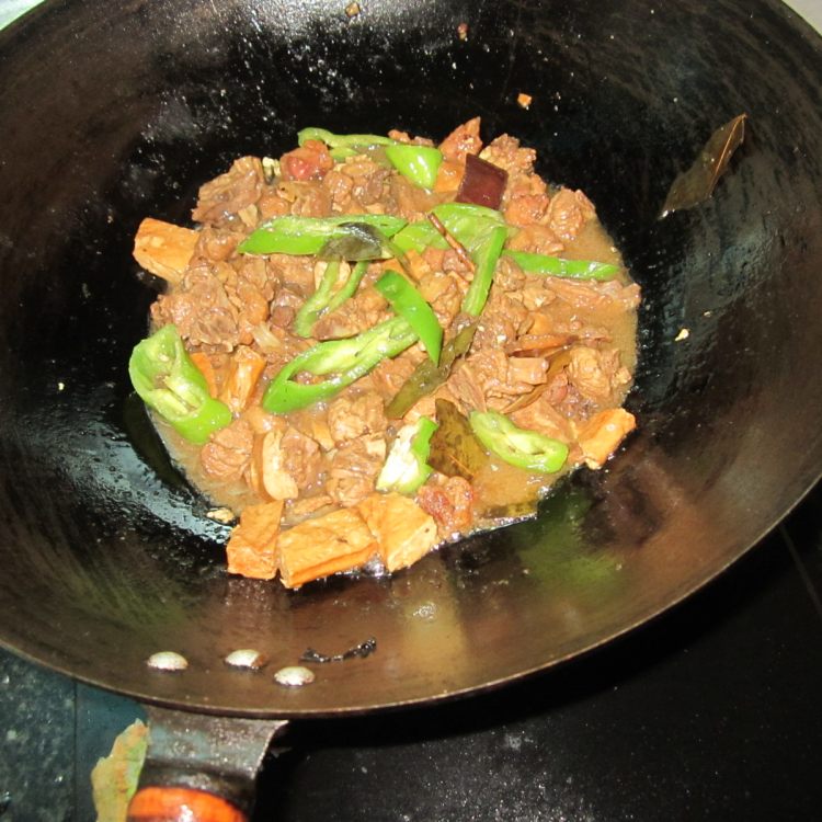 青椒卤豆腐干烧鸭步骤15