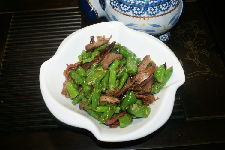 青椒炒鸭丝步骤5