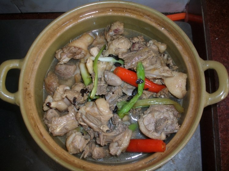 豆鼓焖鸭步骤7