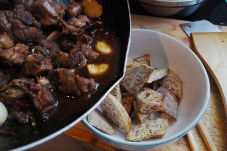 鸭肉蒸芋头步骤14