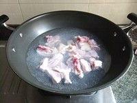 胡萝卜炖鸭肉步骤2