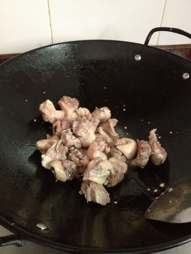 鸭肉焖笋步骤3