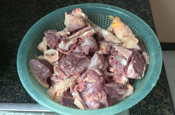 香菇豆腐炖老鸭汤步骤1
