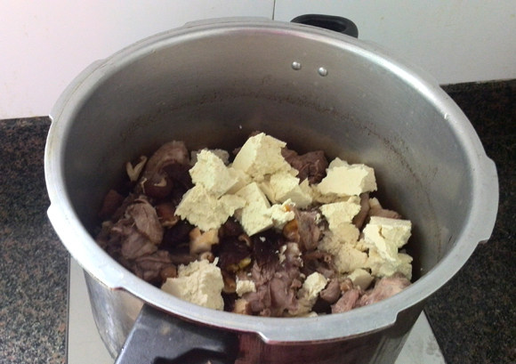 香菇豆腐炖老鸭汤步骤7