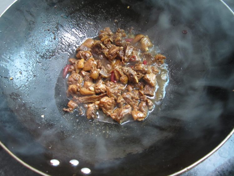 蒜苔炒鸭肉步骤9