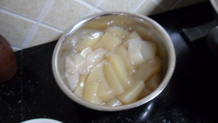 泡菜烧魔芋鸭步骤3