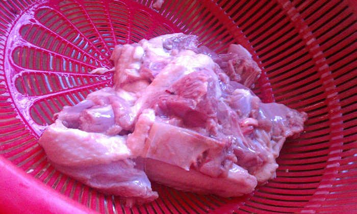 野生红菇炖老鸭步骤3