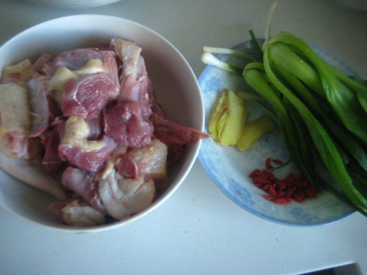 青菜鸭肉汤步骤2