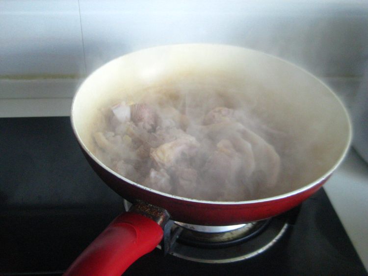 青菜鸭肉汤步骤5