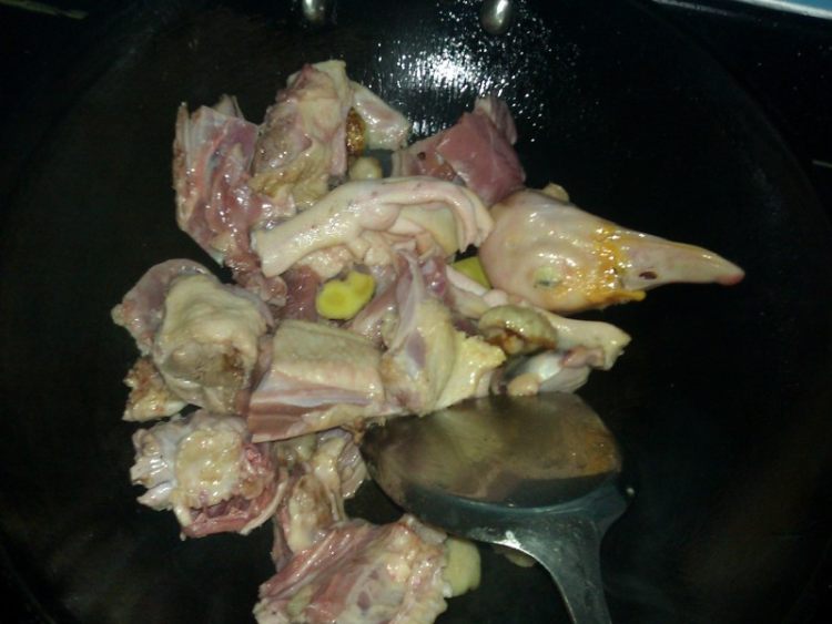 鸭肉烧土豆步骤3