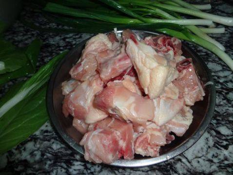 黄豆鸭肉煲步骤1