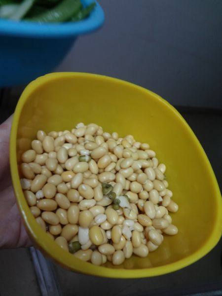 黄豆鸭肉煲步骤3