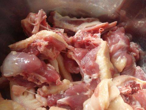 土豆蒸鸭肉步骤1