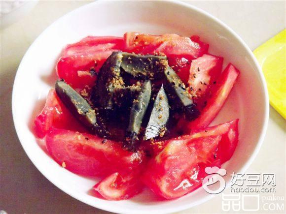 素肉松皮蛋拌番茄