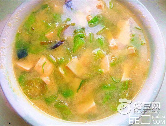 丝瓜豆腐皮蛋汤
