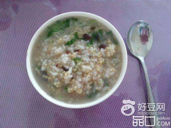 青菜皮蛋粥